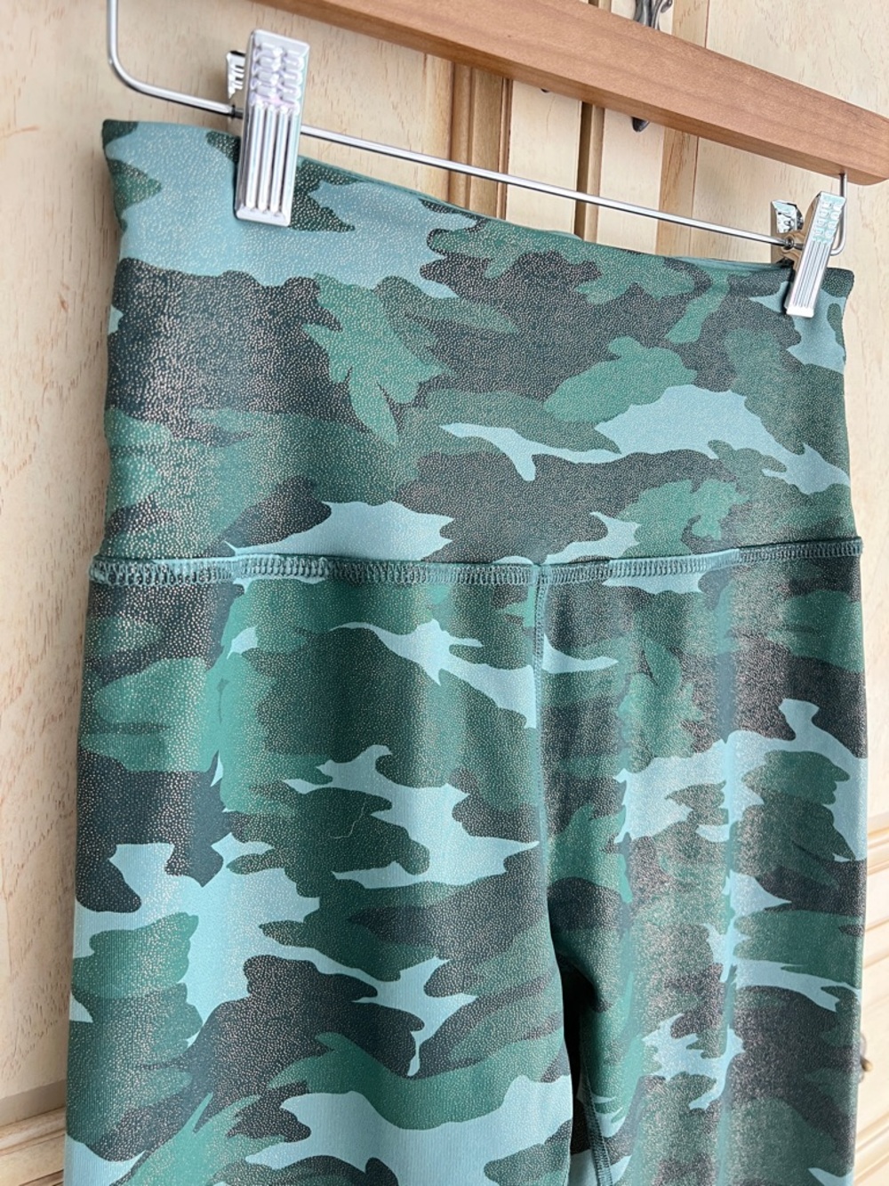 Beyond Yoga Green Camo Dust Lux Powershine High Waisted Leggings - Picture 5 of 10